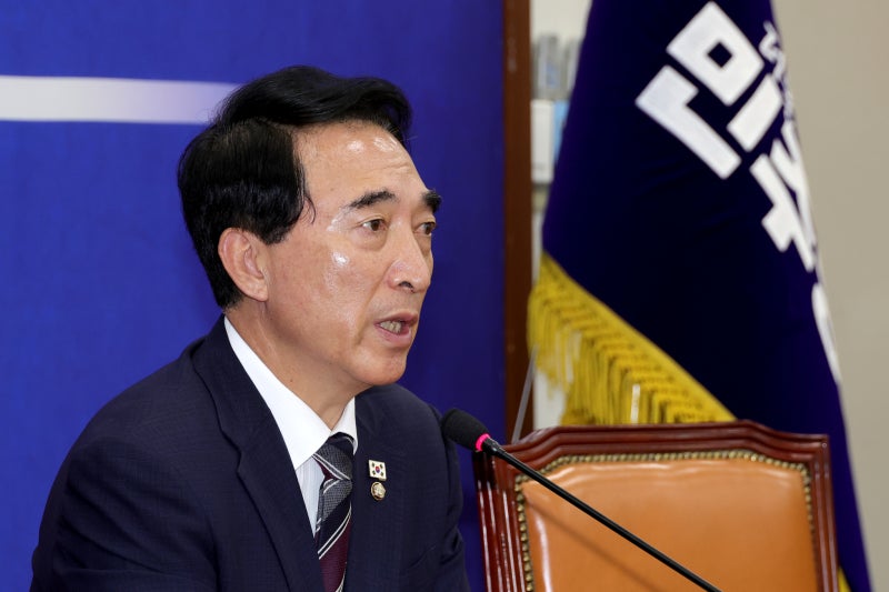 與 "<b>장동혁 6채</b> 8.5억, 실거래가 맞나"…<b>부동산 전수조사</b> 제안
