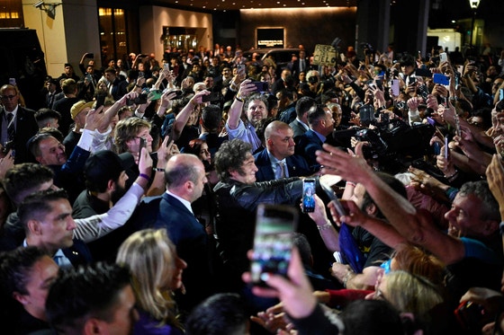 미국의 400억 달러 파워, 벼랑끝 아르헨 밀레이 구했다