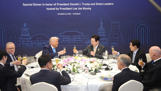 [사진] 한·미 정상 ‘만찬 건배’