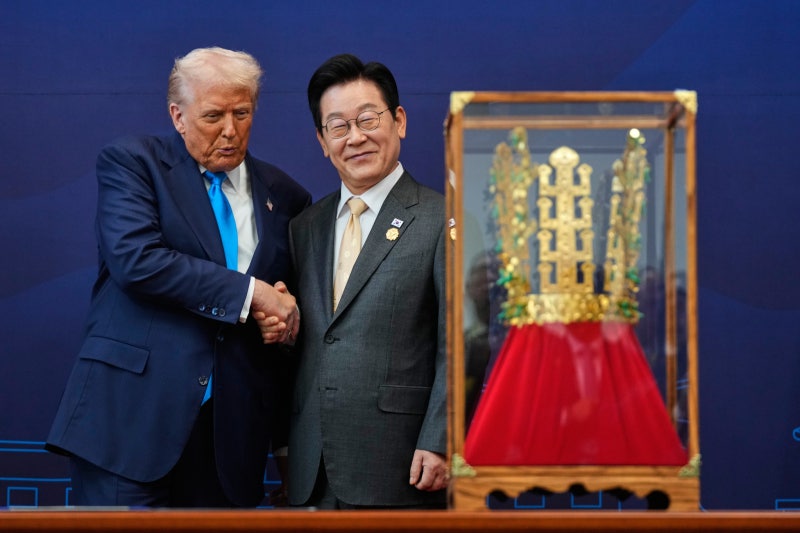 트럼프 "한국 핵추진<b>잠수함 건조 승인</b>…군사동맹 강력해졌다"