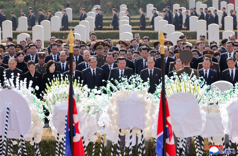 김정은, <b>김영남</b> 유해 직접 맞이했다…애국열사릉서 <b>영결식</b>