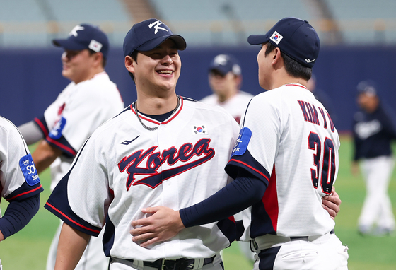 “폰세, 떠날 것처럼 얘기…와이스엔 남아달라 요청”