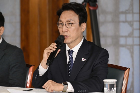 김 총리 “<b>종묘</b> 앞 <b>초고층</b> 개발은 근시안적 단견…세계유산 훼손 우려”