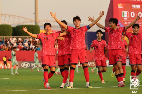 한국 축구, <b>U-17 월드컵</b> 조별리그 2승1무...<b>32강</b> 토너먼트 진출