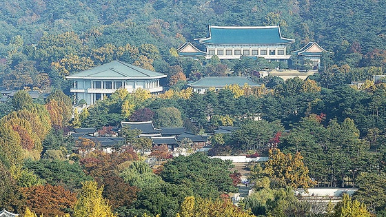 [단독] 돌아온 '<b>청와대</b> 시대'…대통령 집무실 내달 8~14일 <b>이전</b>