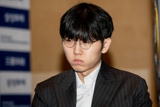 <b>신진서</b> 16강 <b>탈락</b>… 딩하오의 <b>삼성화재배</b> 3연패 누가 막나