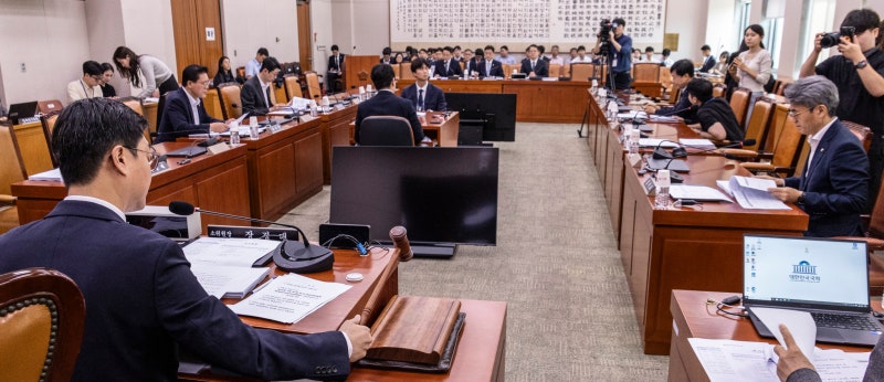 법사위소위, <b>검찰 특활비</b> 20억 <b>삭감</b>…“집단행동 <b>검찰</b>청엔 못준다”