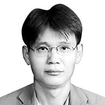 [중앙시평] ‘외로움의 시대’, 이대로 놓아둘 순 없다