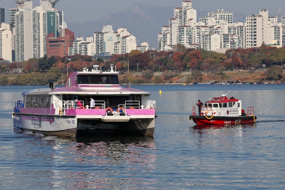항로 벗어난 한강버스 또 스톱…오세훈 “승객께 불편 끼쳐드려 송구”