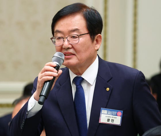광주 북구청장, 전국노래자랑 <b>백댄서 논란</b>에 "심려 끼쳐 <b>사과</b>"
