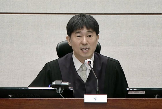 공수처, 지귀연 휴대�폰 기록 압수수색…尹 재판장 수사 논란