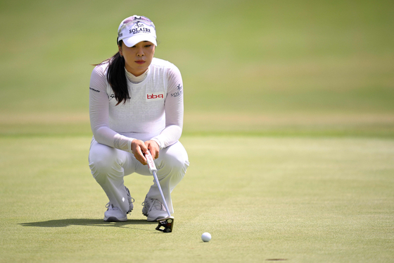 윤이나, 일어나