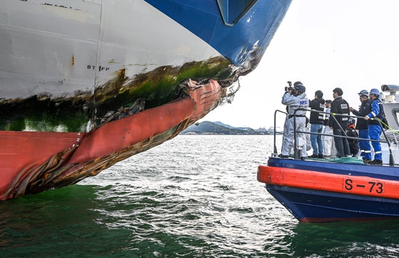 [사진] 신안 ‘좌초 여객선’ 감식