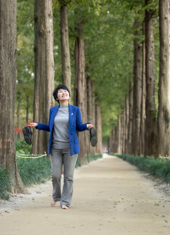 돌아온 한비야 "세상은 좁다…젊은이들 일기장 품고 일단 떠나라" [더 인터뷰]
