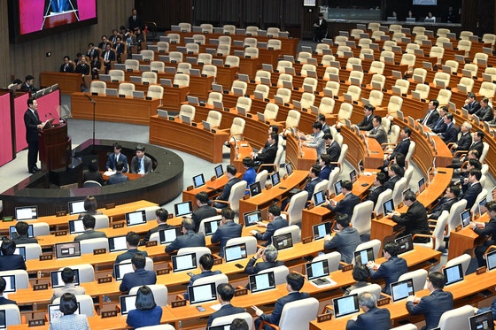 尹 임명 '미운털' 기관장 업추비·관용차는 보류…'좌표찍기' 예산 [코드예산 전성시대]