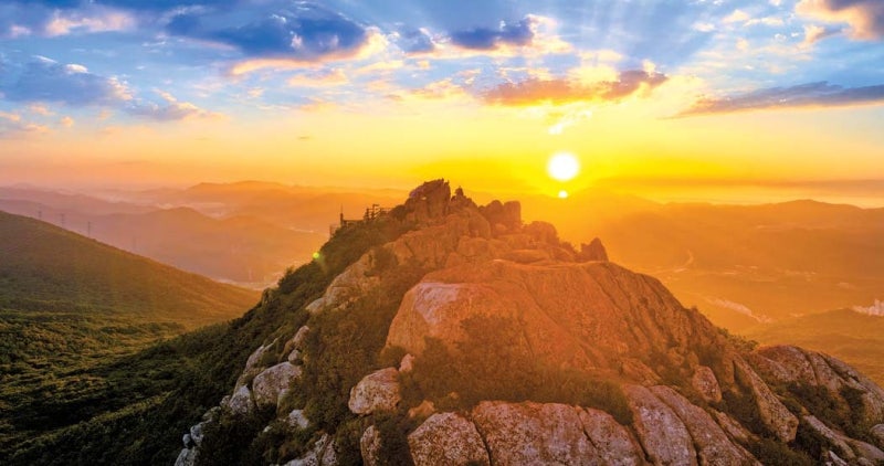 [남부권 혁신 거점 부산·거제] 금정산, 국내 첫 도심형 국립공원으로 … 20년 시민 염원 결실