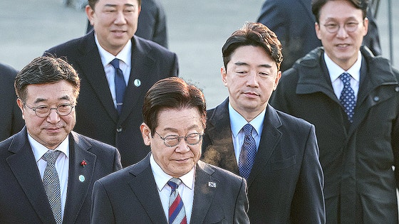 李, <b>이화영 재판</b> 검사 집단퇴정에 "엄정히 <b>감찰</b>하라" <b>지시</b>