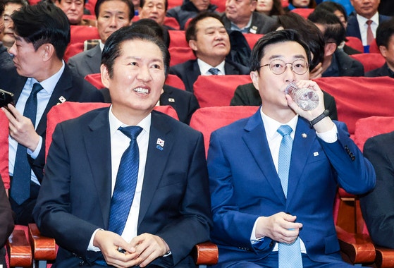 <b>장경태 성추행 의혹</b>에…정청래 "윤리감찰단 진상<b>조사</b>" 지시