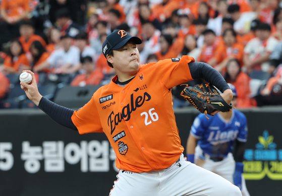 FA <b>강백호</b> <b>보상선수</b>는 <b>한승혁</b>…한화 떠나 KT 이적
