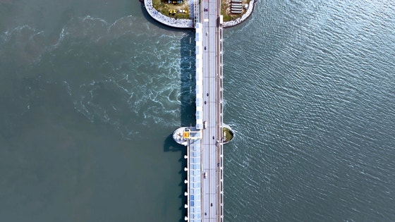 '죽음의 호수' 시화호의 반전…삼성에 10년치 전기 팔았다