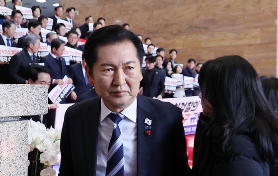 <b>정청래</b>가 이겼다…'<b>1인1표제</b>' 가처분 기각, 與 내일 당헌 개정