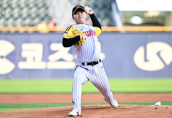 김현수 떠난 LG, 김윤식·이민호·이재원 돌아온다