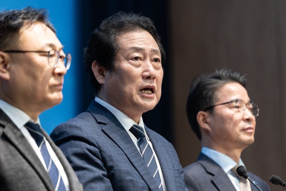 "쓸데없는 논란" 정청래 직격…'<b>친명</b>' <b>유동철</b>, <b>최고위원</b> 출마