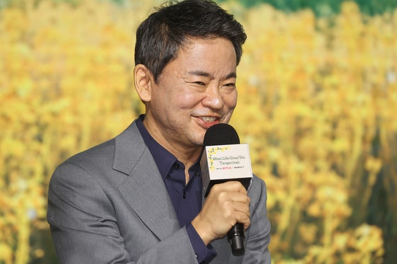 넷플릭스 드라마 '폭싹 속았수다'의 김원석 연출이 방송영상산업발전 분야 문화포장을 수훈한다.연합뉴스