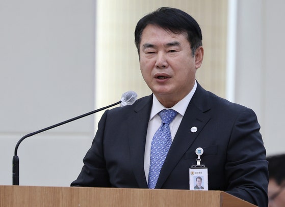 이정선 광주시교육감이 지난 10월 전북대학교에서 열린 국회 교육위원회 국정감사에서 업무보고를 하고 있다.연합뉴스