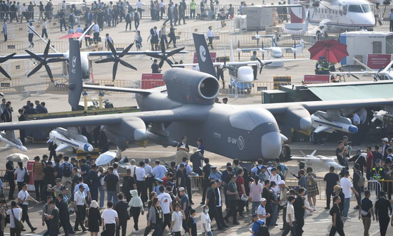 지난해 11월 주하이 에어쇼에서 공개된 대형 무인기 주톈의 모습.신화통신