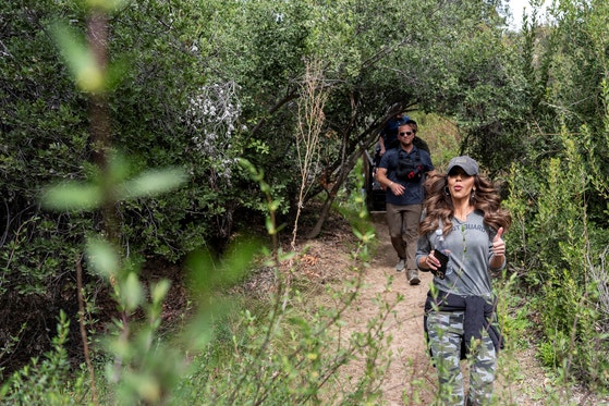 지난 7월 크리스티 놈 미 국토안보부 장관이 칠레 피르케의 국립공원을 방문했다.로이터=연합뉴스