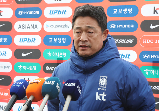 U-23 <b>아시안컵</b> 지휘하는 <b>이민</b>성 "<b>아시안</b>게임 앞두고...<b>4강</b>은 가야"