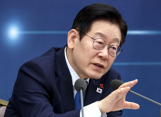 이재명 대통령이 17일 세종시 정부세종컨벤션센터에서 행정안전부(경찰청,소방청)·인사혁신처 업무보고에 참석해 있다.사진 대통령실사진기자단