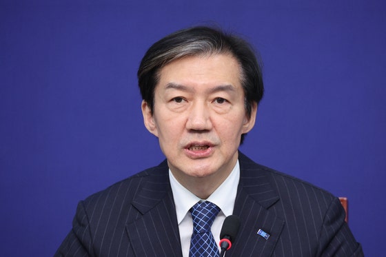 "文 때보다 집값 올라, 난 YS키즈" 민주당과 이별하고 싶은 조국[정치비하인드]