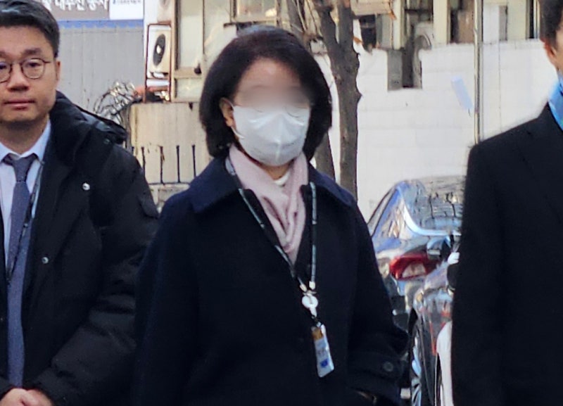 경찰, 한학자 전 비서실장 13시간 조사…<b>통일교</b> <b>의혹</b> 수사 속도