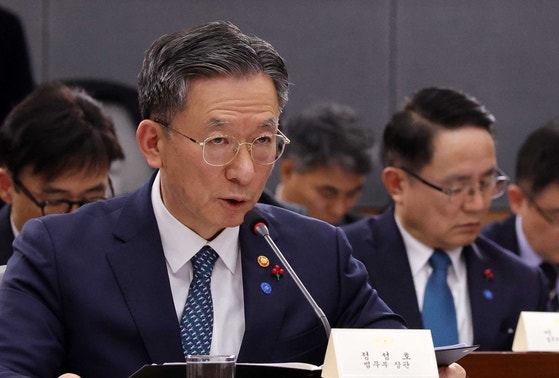 ����ȣ ������ ����� 19�� ���μ���û�� �������� ���� ������(�����û), �������� ������������ �߾��ϰ� �ִ�. ����ɽǻ������ڴ�