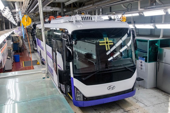 APEC서 관료들 타고다닌 그 차…수소버스, 이렇게 만들었다