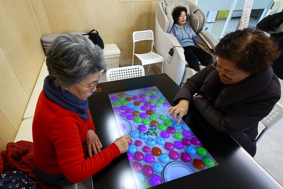 ���� 18�� ���︶�������� ���빮������ �� �ֹ��� �ȸ����ڿ��� �޽��� ���� �ִ�. �ֹ� 2���� �ڰ����� �׽�Ʈ�� ġ�� ���� ���� ���� ������ '���� ���̺�'���� ���� ���̴�. ����ȣ ���� 