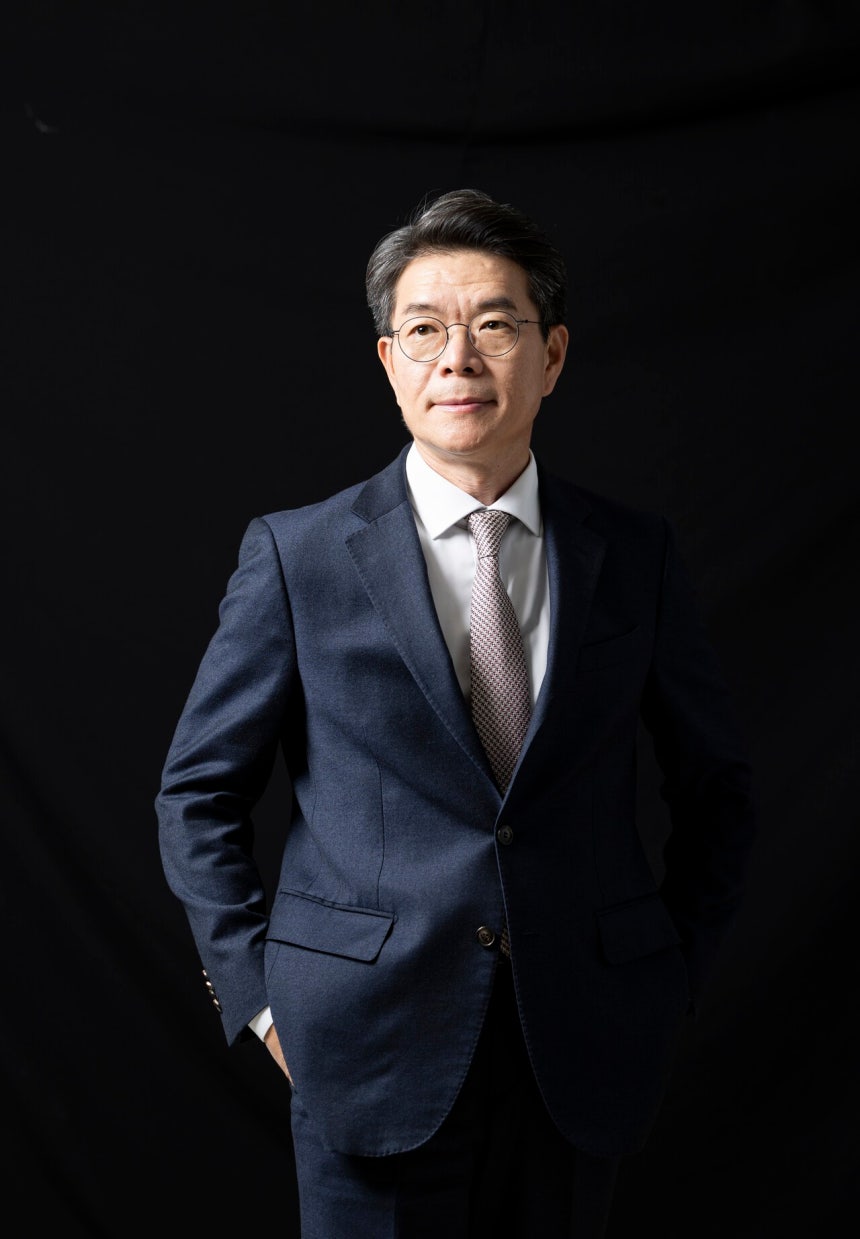 정원오 성동구청장은 고건·이명박 전 서울시장의 ‘실적과 성과 중심 시정’이야말로 세금을 내는 시민에 대한 도리라고 표현했다. 이명박 전 대통령을 언급한 데에서 정원오 스타일의 실용주의가 읽힌다. 최영재 기자