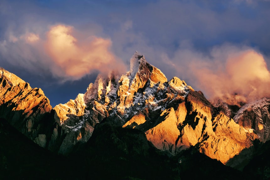 옥룡설산 웅장한 자태.이 풍경을 바라보며 맥주를 한잔 마셨다.