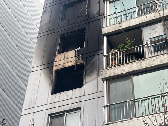 24일 오전 서울 송파구 올림픽선수·기자촌아파트 화재 현장.류효림 기자