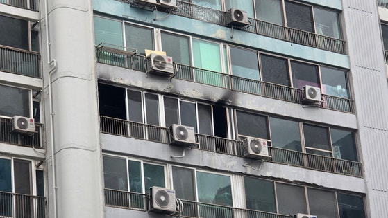 지난 27일 화재가 발생해 20~30대 형제가 사망한 대전 동구의 한 아파트 모습.신진호 기자