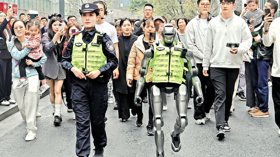 2025년 2월 경찰 업무에 투입된 PM01 로봇.선전시 홈페이지 