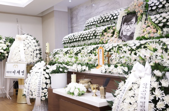  배우 안성기의 빈소가 5일 서울 서초구 서울성모병원 장례식장에 마련됐다.사진 공동취재단