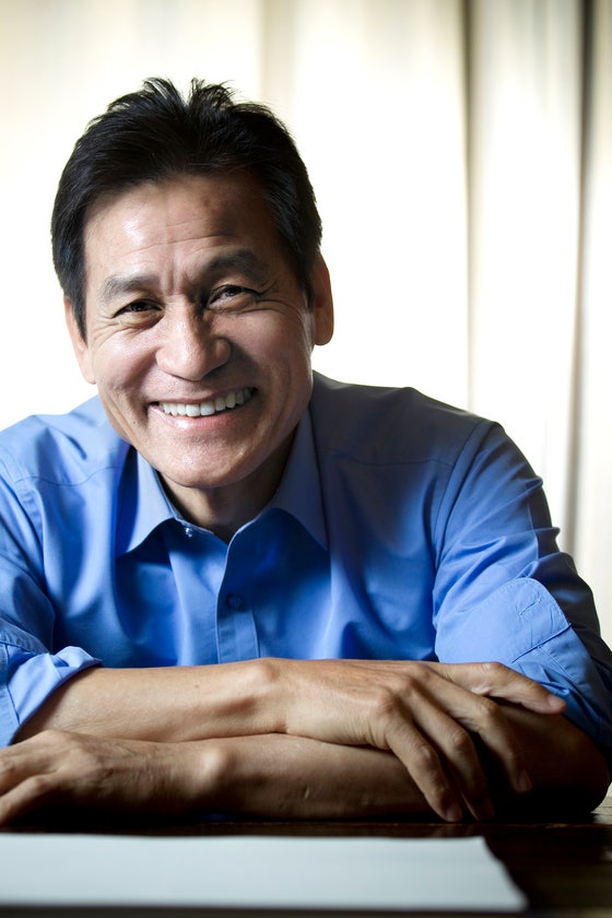 이 미소를 이제는 볼 수 없게 됐다.1957년 데뷔해 한국 영화사와 함께 해온‘국민배우’안성기가 74세를 일기로 5일 별세했다.박종근 기자