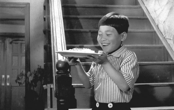 영화‘하녀’(1960) 속 아역 시절.