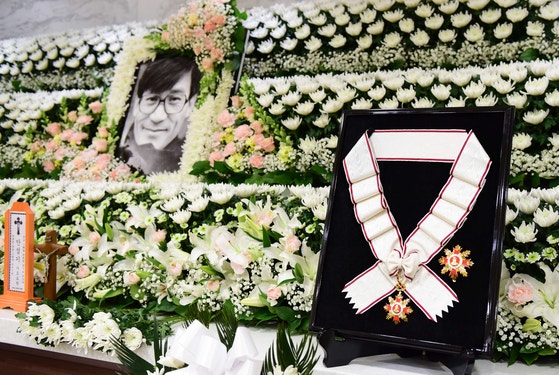 “성기야 또 만나자”…한달음에 온 ‘60년 벗’ 조용필