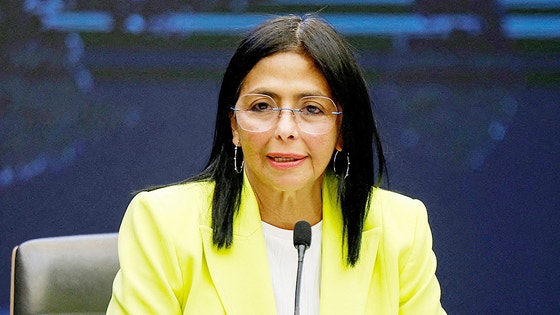 트럼프 “처신 못하면 2차공습”…부통령, 하루만에 “미국과 협력”