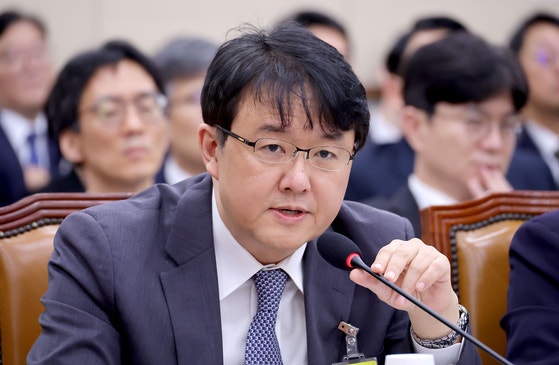 김태훈 서울남부지검장이 지난해 10월 23일 국회 법제사법위원회 전체회의에서 의원 질의에 답변하고 있다.연합뉴스