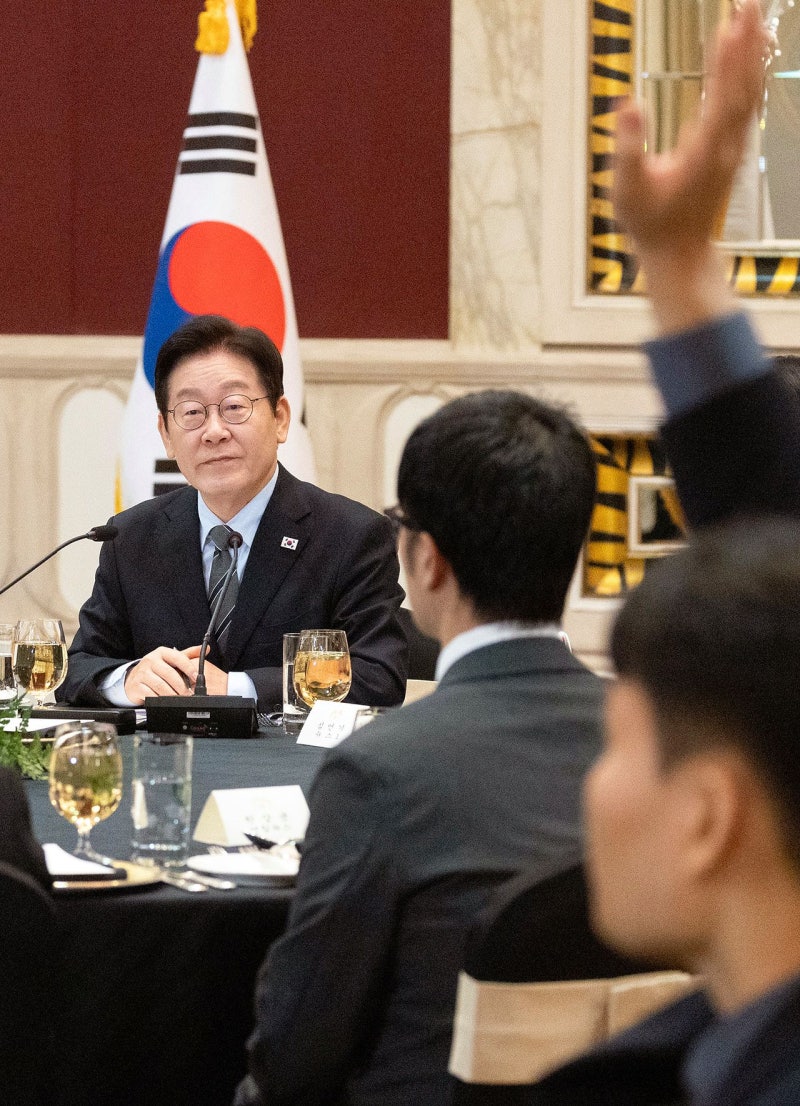 [사진] 이 대통령 “시진핑 올바른 편 발언은 공자님 말씀”